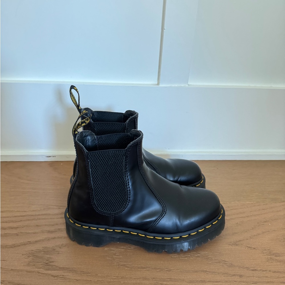 Dr. Marten 2976 Bex Smooth Leather Chelsea Boots